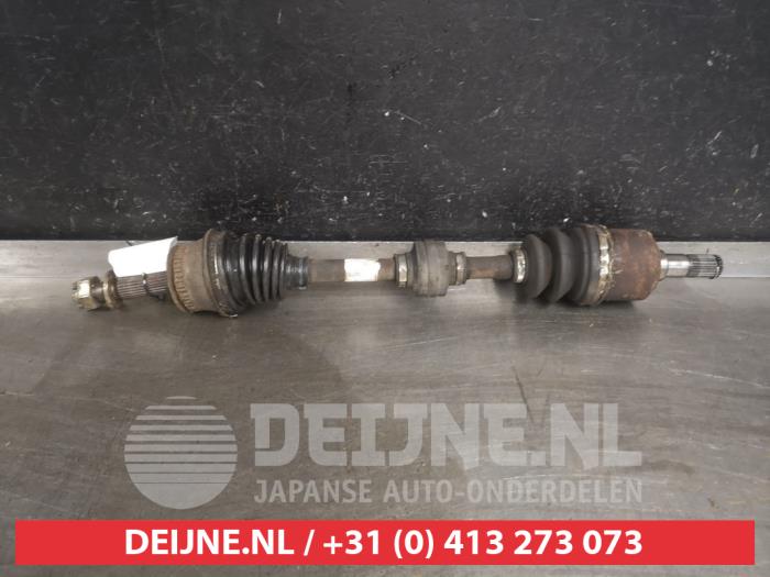 Gebruikte Aandrijfas links-voor Hyundai Coupe 1.6 16V Prijs € 50,00 Margeregeling aangeboden door V.Deijne Jap.Auto-onderdelen BV