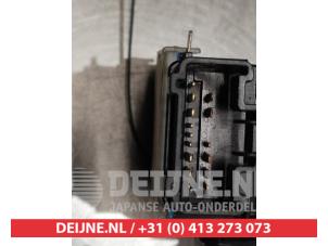 Toyota Avensis Ruitenwis Schakelaar O310377 foto 4