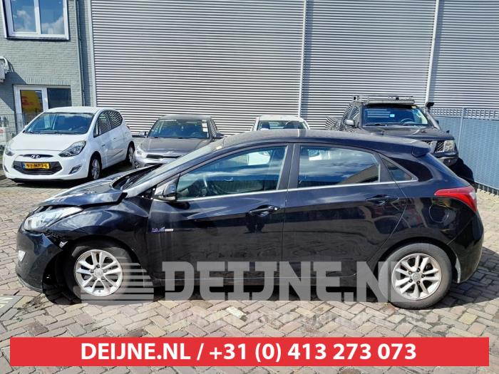 Hyundai I30 Portierruit 4Deurs links-achter O559962