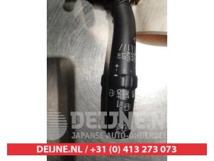 Toyota Avensis Ruitenwis Schakelaar O310318 foto 2