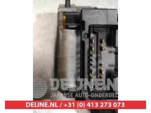 Toyota Avensis Ruitenwis Schakelaar O310318 foto 4