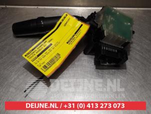 Toyota Avensis Ruitenwis Schakelaar O310319 foto 3