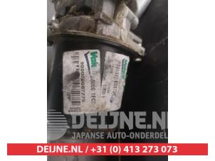 Nissan Cube Front wiper motor O560060 photo 3