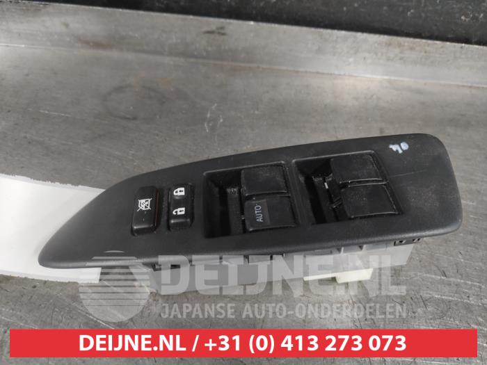 Toyota Auris Combischakelaar ramen O560127
