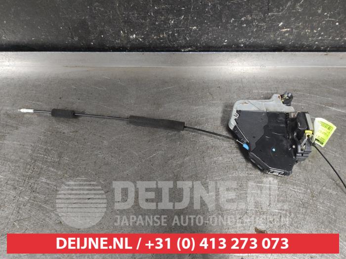 Lexus IS Deurslot Mechaniek 4Deurs links-voor O560273