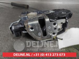 Lexus IS Door lock mechanism 4-door, front left O560273 photo 3