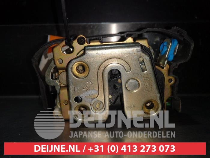 Subaru Impreza Deurslot Mechaniek 4Deurs links-voor O279543