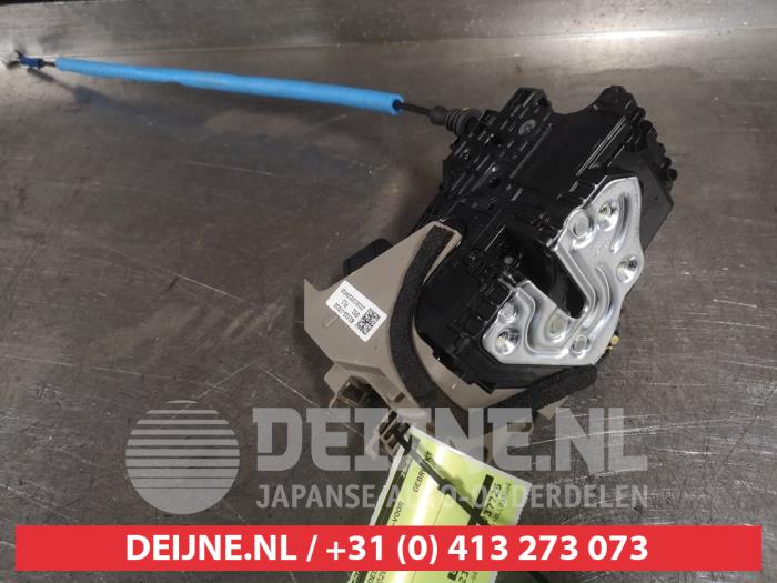 Kia XCeed Door lock mechanism 4-door, front left O560324