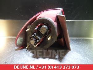 Toyota Avensis Achterlicht rechts O300254 foto 2