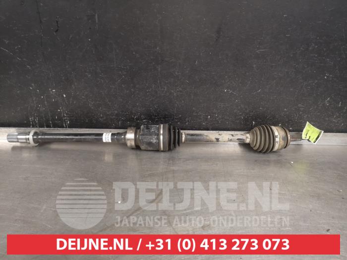 Mazda CX-30 Aandrijfas rechts-voor O560361