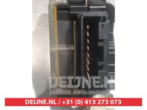Toyota Yaris Ruitenwis Schakelaar O310251 foto 4