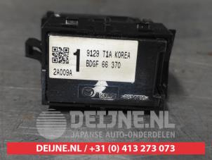 Mazda CX-30 Electric window switch O560366 photo 2