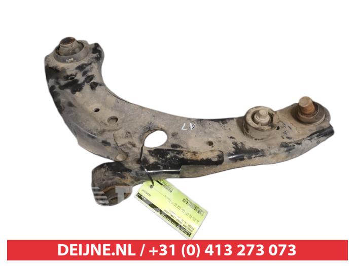 Mazda CX-30 Draagarm onder links-voor O560384