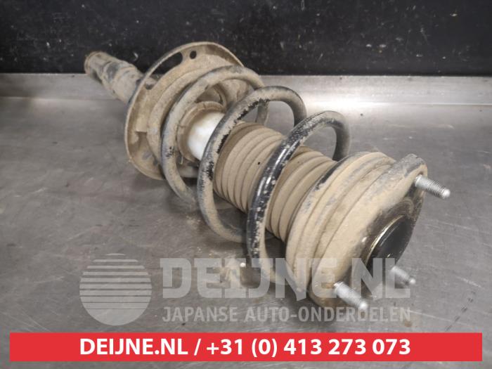 Mazda CX-30 Stoßdämpferstrebe rechts vorne O560391