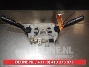 Gebruikte Stuurkolomschakelaar Subaru Impreza II (GD) 2.0 Turbo 16V WRX Prijs € 20,00 Margeregeling aangeboden door V.Deijne Jap.Auto-onderdelen BV