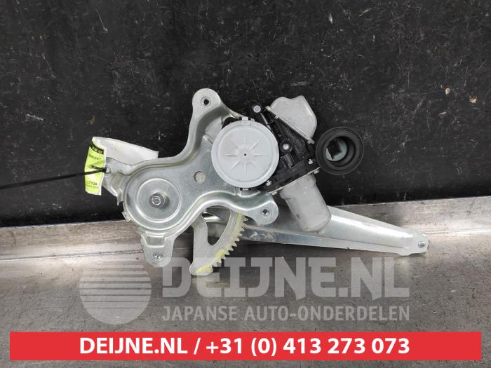 Lexus IS Ruitmechaniek 4Deurs links-achter O560472