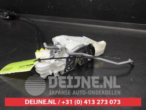 Suzuki Vitara Door lock mechanism 4-door, front left O560564 photo 2