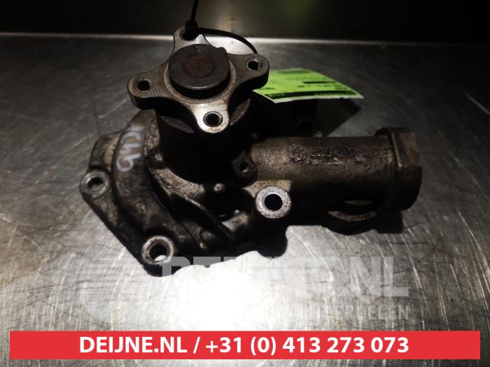 Gebruikte Waterpomp Hyundai Trajet 2.0 16V Prijs € 25,00 Margeregeling aangeboden door V.Deijne Jap.Auto-onderdelen BV