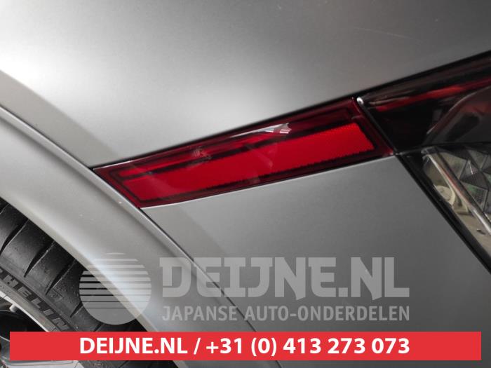 Kia EV6 Stoßstangenreflektor links hinten O560678