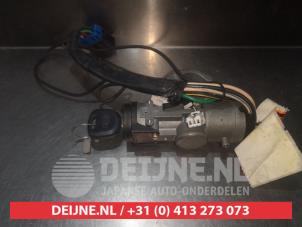 Kia Pride Ignition lock + key O335226 photo 3
