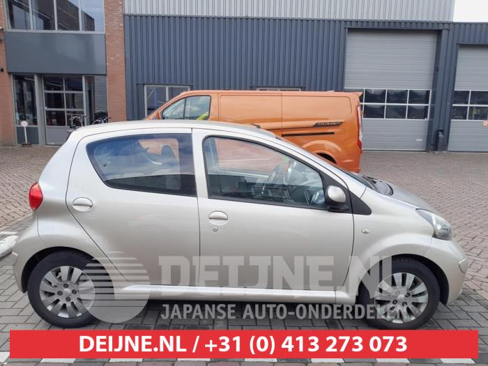 Toyota Aygo Portierruit 4Deurs rechts-voor O560802