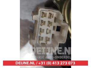 Nissan Terrano Rear wiper motor O301081 photo 3