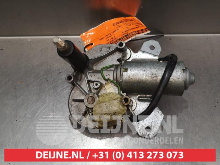 Nissan Terrano Scheibenwischermotor hinten O301082