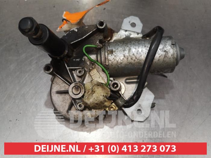 Nissan Terrano Scheibenwischermotor hinten O301083
