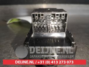 Suzuki SX-4 Multi-functional window switch O560842 photo 3