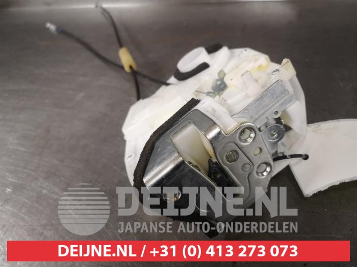 Suzuki SX-4 Deurslot Mechaniek 4Deurs links-achter O560854