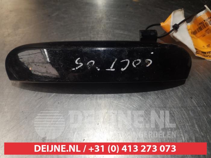 Mitsubishi Colt Portiergreep 2Deurs links O277202