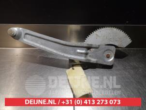 Mazda Demio Ruitmechaniek 4Deurs links-achter O290279 foto 2
