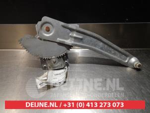 Mazda Demio Ruitmechaniek 4Deurs links-achter O290280 foto 2