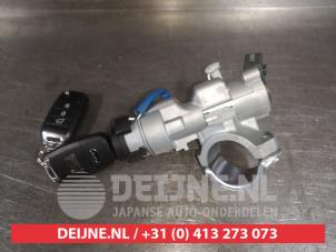 Kia Picanto Ignition lock + key O561081 photo 3