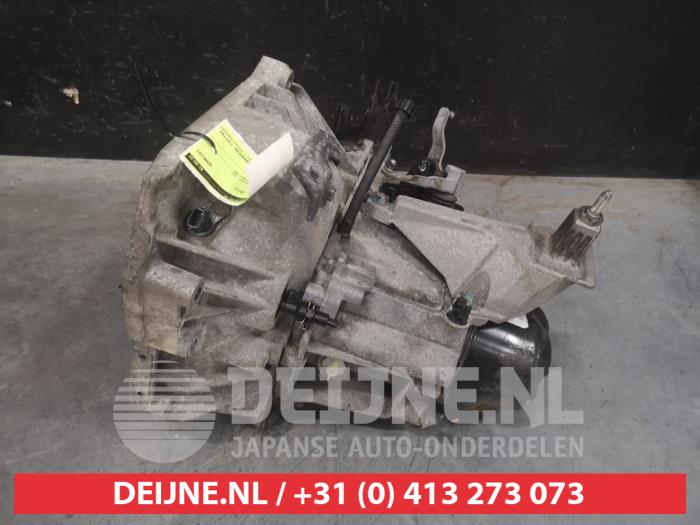Nissan Micra Gearbox O561114