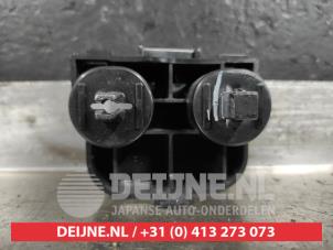Isuzu D-MAX Stoßstangenstütze rechts hinten O561203 foto 2