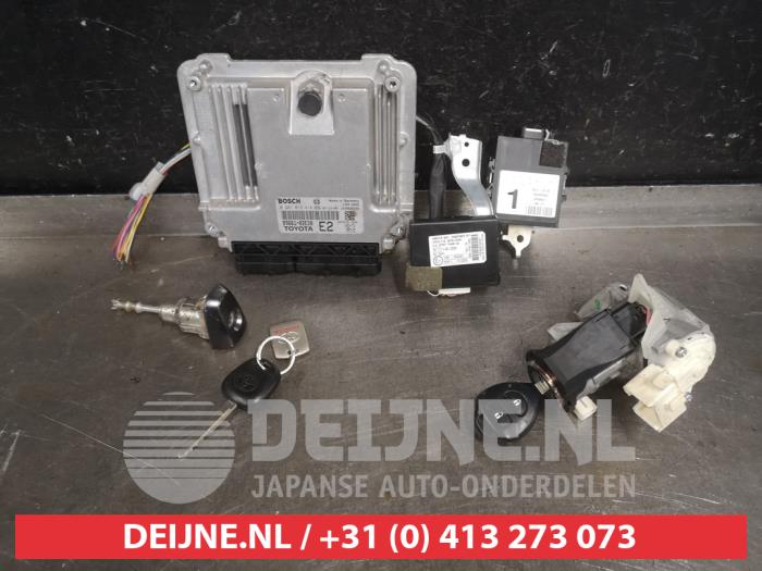 Toyota Auris Kontaktslot+Sleutel O561316