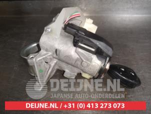 Toyota Auris Ignition lock + key O561316 photo 3
