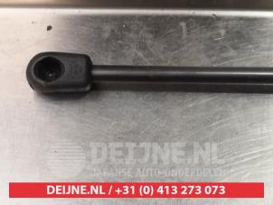Hyundai Coupe Gasdämpfer rechts hinten O294721 foto 2