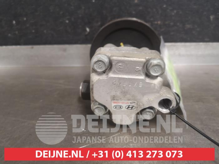 Stuurbekrachtiging Pomp van een Hyundai Getz 1.4i 16V 2007