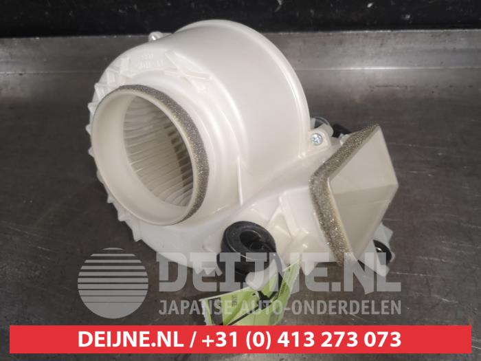 Lexus IS Akkulüfter O561590