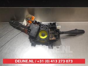 Nissan Patrol Combischakelaar Stuurkolom O308504 foto 4