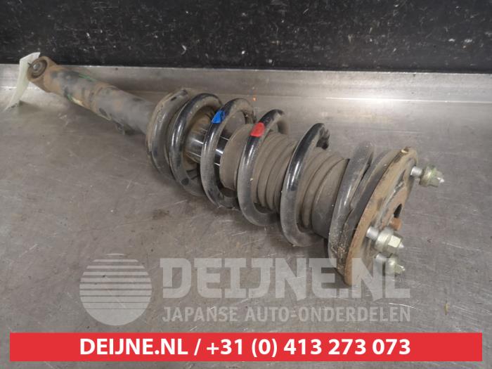Lexus IS Stoßdämpferstrebe links vorne O561655