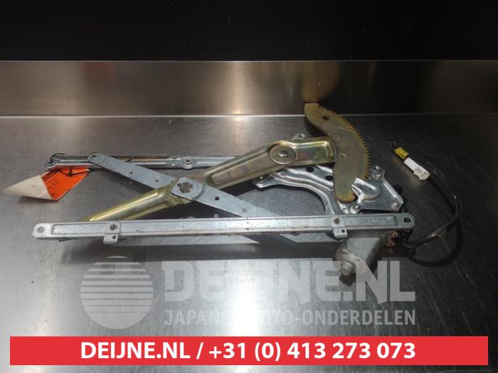 Toyota Picnic Ruitmechaniek 4Deurs links-achter O290957
