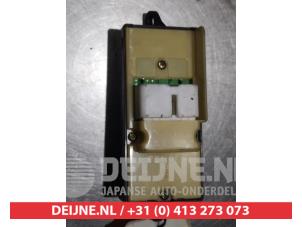 Daihatsu Cuore Kombischalter Fenster O312204 foto 2