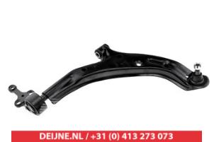 Nieuwe Draagarm onder rechts-voor Nissan Almera Prijs € 50,00 Inclusief btw aangeboden door V.Deijne Jap.Auto-onderdelen BV