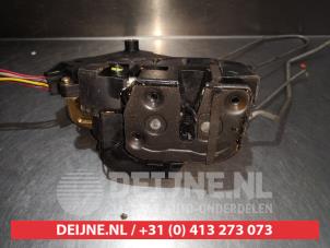 Mazda 323 Deurslot Mechaniek 4Deurs rechts-voor O280645 foto 3