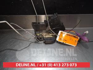 Mazda 323 Deurslot Mechaniek 4Deurs rechts-voor O280645 foto 2
