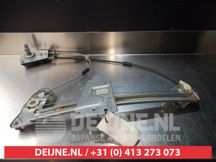 Mazda 323F Fenstermechanik 4-türig links hinten O290247