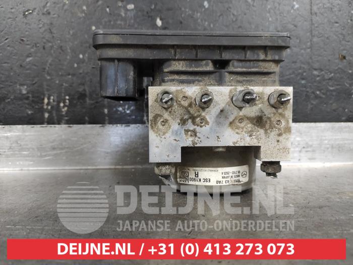 Mazda 3 ABS Pomp O562240